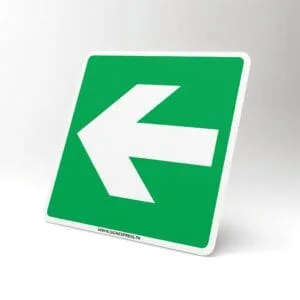 plaque-fleche-evacuation-iso7010-tunisie.jpg Flèche évacuation ISO 7010 sur plaque verte – signalisation sécurité Tunisie