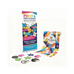 Gamme complète de supports publicitaires imprimés : bâches, roll-ups et panneaux rigides dans l'atelier Sign Express en Tunisie.